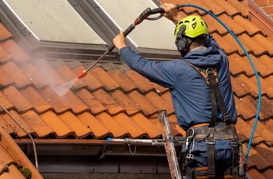 Démoussage et hydrofuge de toiture à Crach